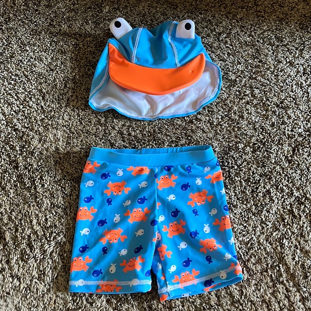 Crab swim shorts and matching hat